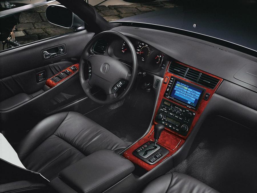 Интерьер Acura RL (KA9) 1999 года  (фото 10 из 23)